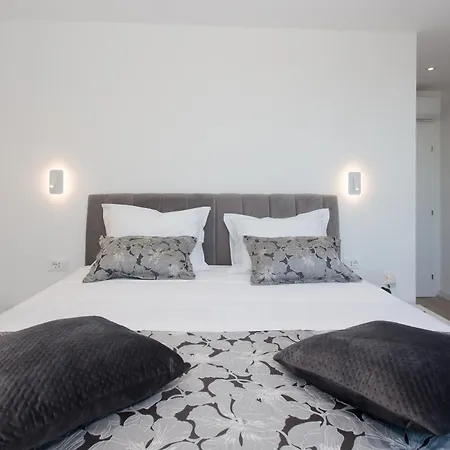 Luxury Lux With Heated Pool וילה