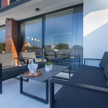 Vila Luxury Lux With Heated Pool *