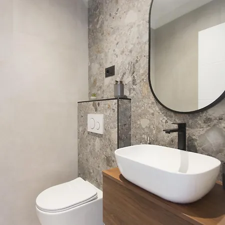 Luxury Lux With Heated Pool *