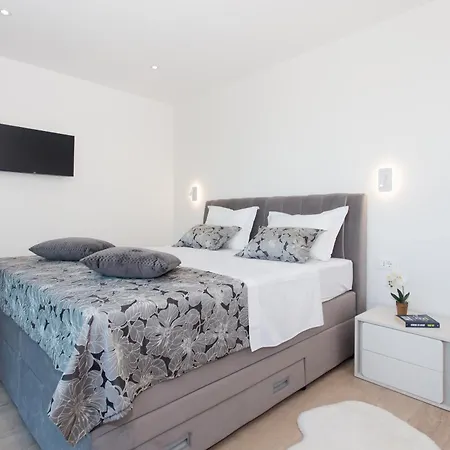 Villa Luxury Lux With Heated Pool