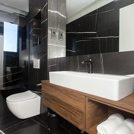 Luxury Lux With Heated Pool Villa *