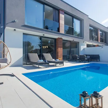Villa Luxury Lux With Heated Pool