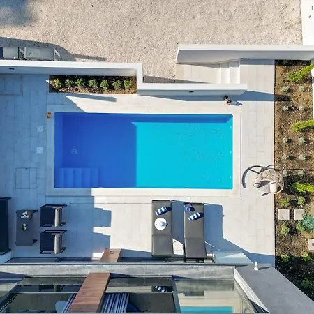 Vila Luxury Lux With Heated Pool Kastela