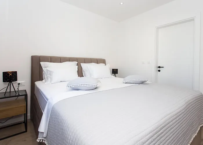 Vila Luxury Lux With Heated Pool *