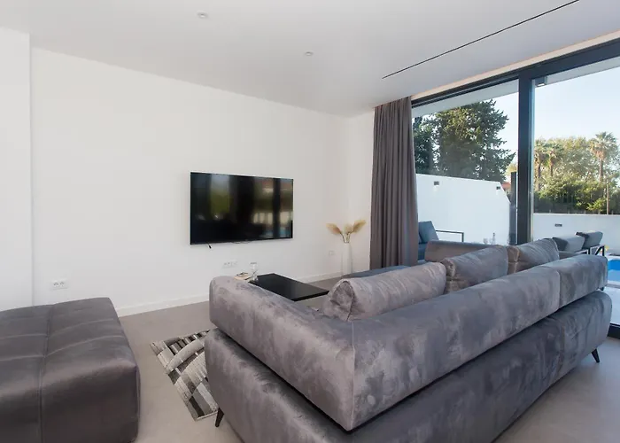 Luxury Lux With Heated Pool * Kastela