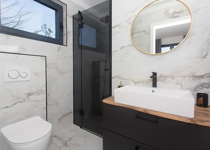 Luxury Lux With Heated Pool Vila *