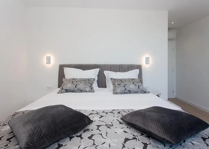 Luxury Lux With Heated Pool Vila