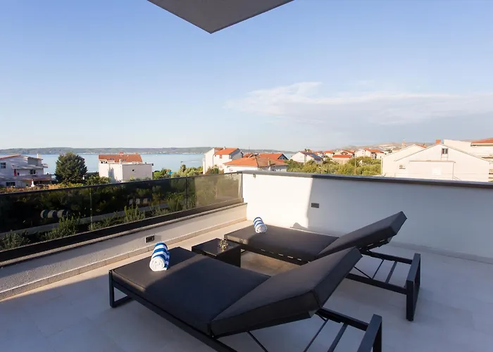 Luxury Lux With Heated Pool Vila Kastela