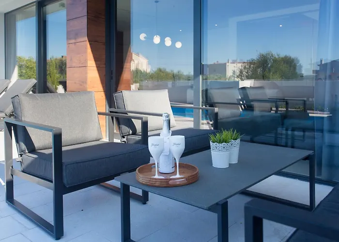 Vila Luxury Lux With Heated Pool *
