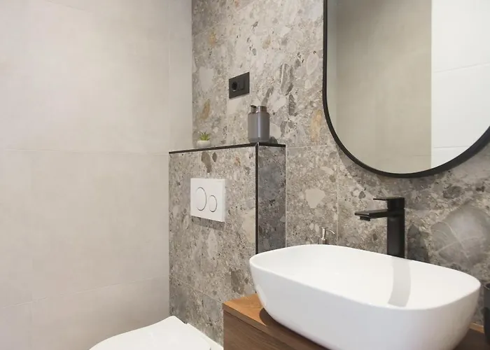 Luxury Lux With Heated Pool *