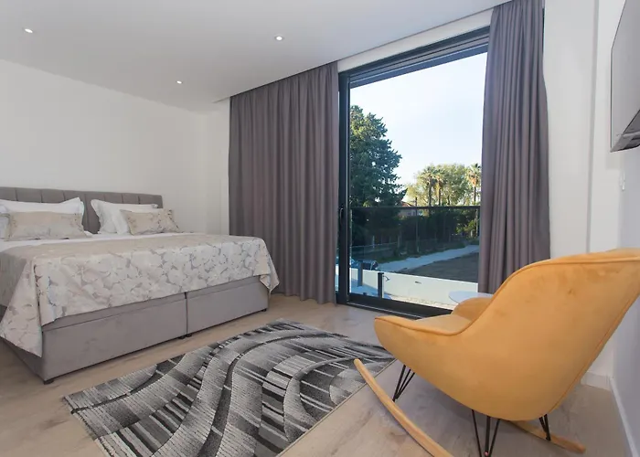 Vila Luxury Lux With Heated Pool *