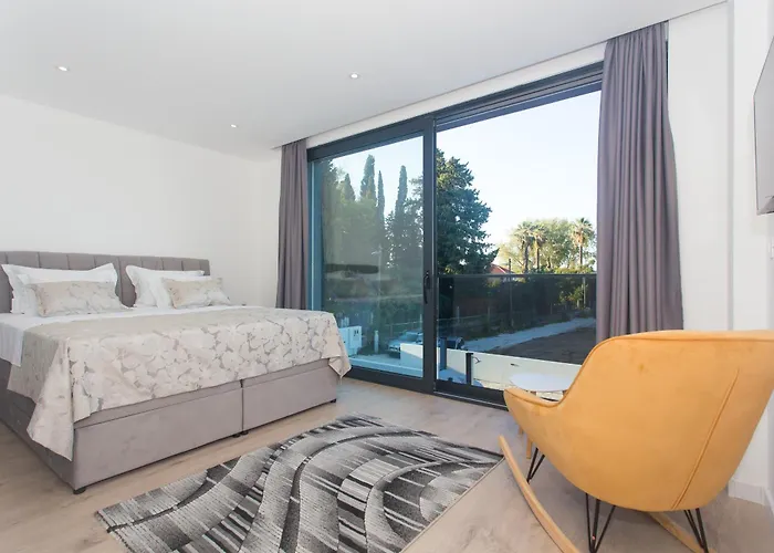 Luxury Lux With Heated Pool * Kastela