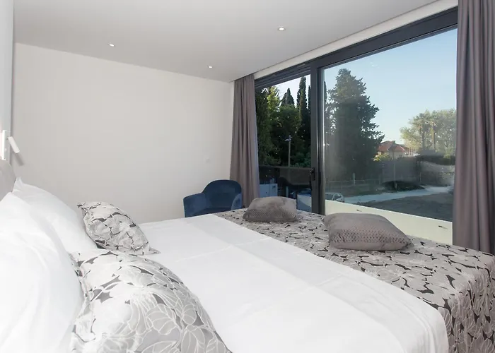 Luxury Lux With Heated Pool Kastela