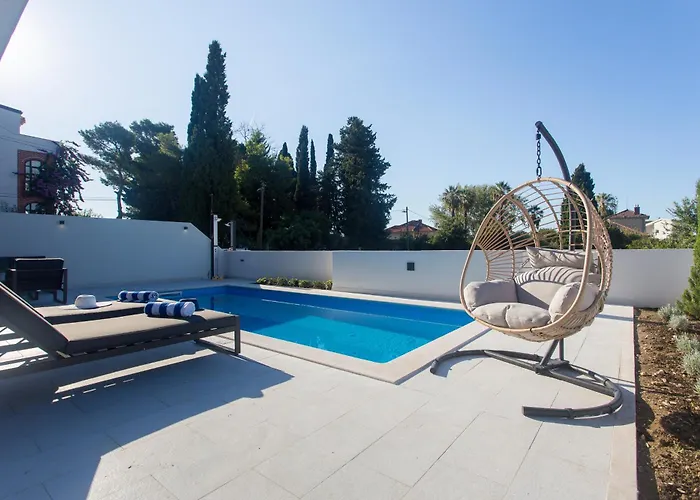 Luxury Lux With Heated Pool Vila *