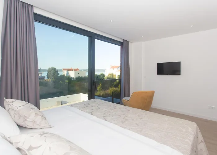 Luxury Lux With Heated Pool * Kastela