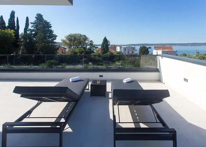 Luxury Lux With Heated Pool Vila