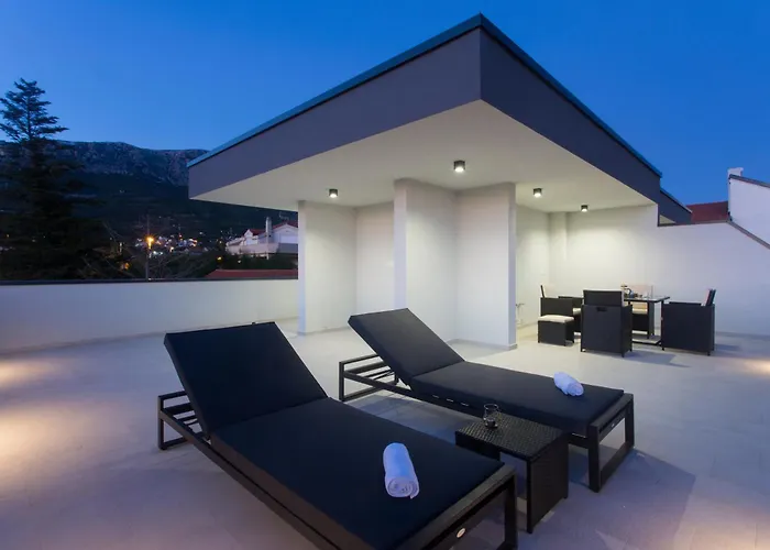 Luxury Lux With Heated Pool * Kastela
