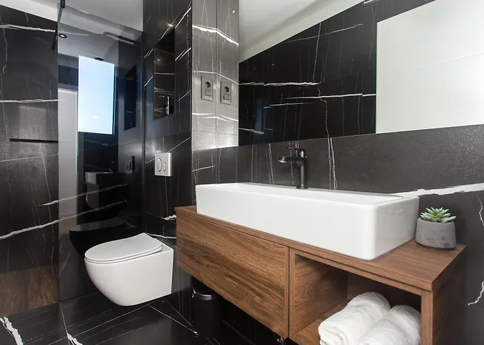 Luxury Lux With Heated Pool Vila *