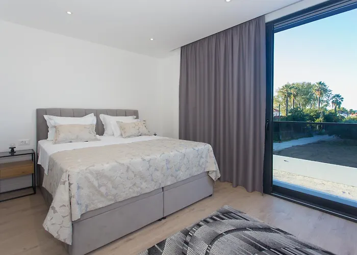 Luxury Lux With Heated Pool Kastela