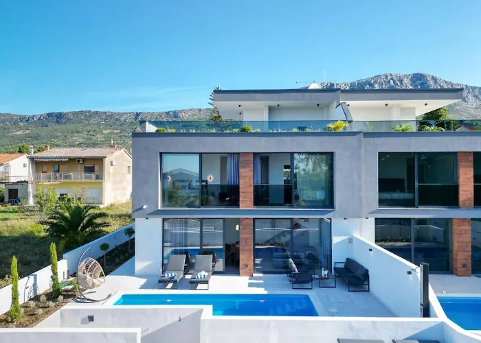 Luxury Lux With Heated Pool *