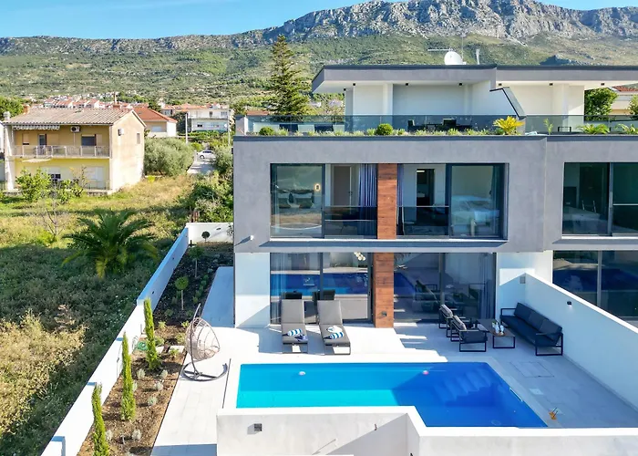 Vila Luxury Lux With Heated Pool